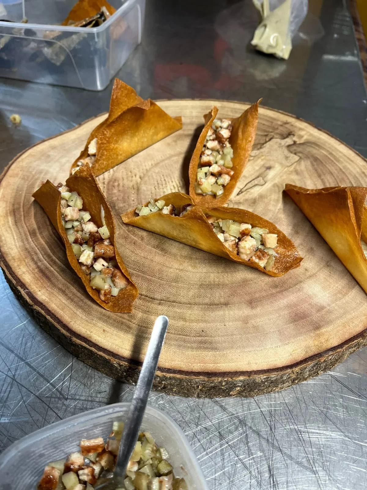 Apéritifs sur planche en bois