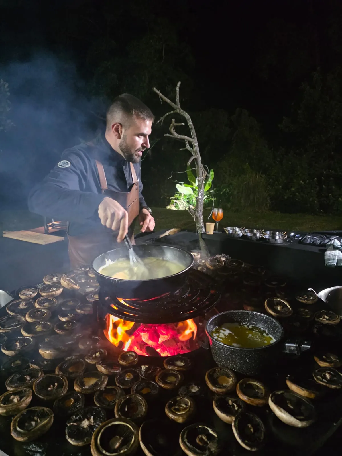 Le chef Romain Giot en cuisine